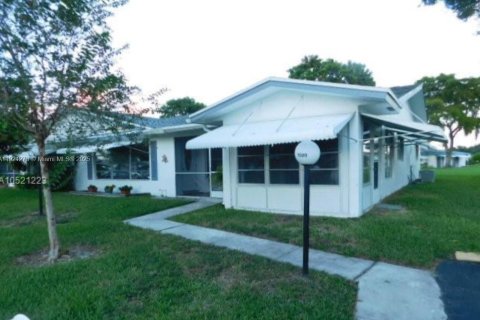 Villa ou maison à louer à Plantation, Floride: 2 chambres, 103.49 m2 № 1975274 - photo 2