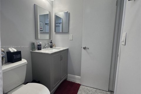 Villa ou maison à louer à Plantation, Floride: 2 chambres, 103.49 m2 № 1975274 - photo 15