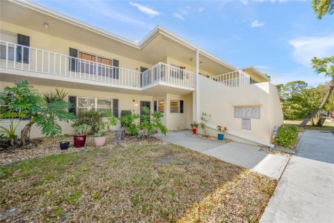 Condo in Sarasota, Florida, 2 bedrooms  № 2118370