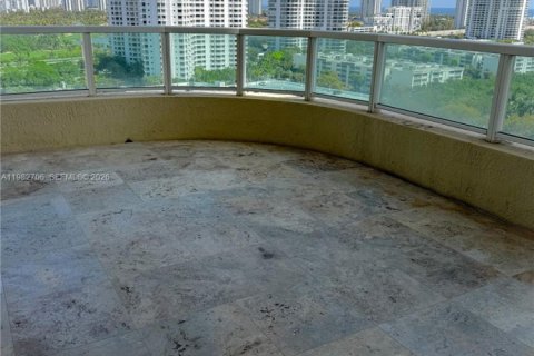 Снять в аренду кондоминиум в Авентура, Флорида 2 спальни, 153.29м2, № 2049231 - фото 2