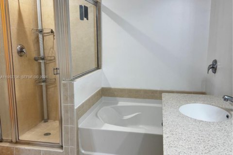 Снять в аренду кондоминиум в Авентура, Флорида 2 спальни, 153.29м2, № 2049231 - фото 15
