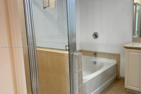 Снять в аренду кондоминиум в Авентура, Флорида 2 спальни, 153.29м2, № 2049231 - фото 12