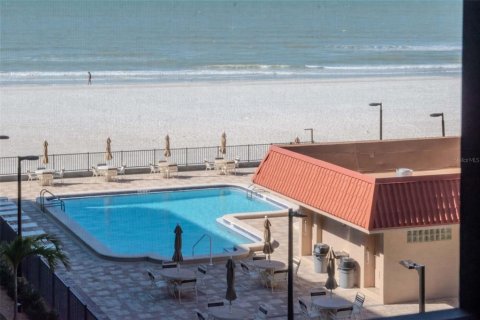 Condo in Redington Shores, Florida, 2 bedrooms  № 2226522 - photo 20
