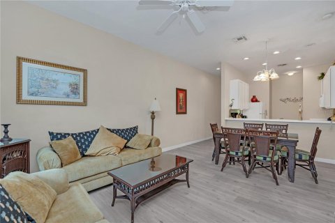 Copropriété à vendre à Davenport, Floride: 3 chambres, 113.99 m2 № 2209608 - photo 5