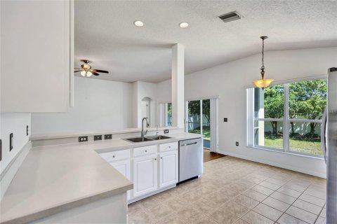 House in Valrico, Florida 4 bedrooms, 162.21 sq.m. № 1648025 - photo 9