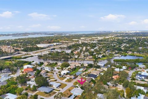 Снять в аренду квартиру в Сарасота, Флорида 6 комнат, 196.77м2, № 2096946 - фото 19
