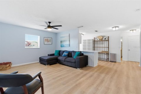 Снять в аренду квартиру в Сарасота, Флорида 6 комнат, 196.77м2, № 2096946 - фото 4