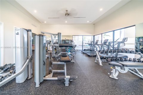 Adosado en venta en Hialeah, Florida, 3 dormitorios, 153.29 m2 № 2052017 - foto 26