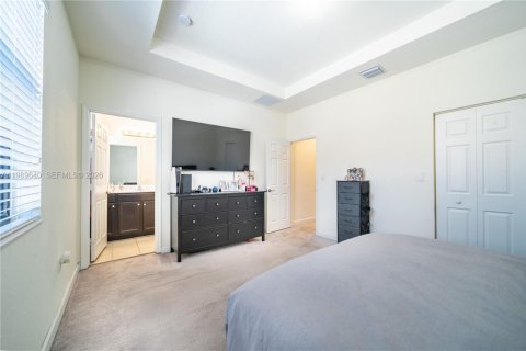 Adosado en venta en Hialeah, Florida, 3 dormitorios, 153.29 m2 № 2052017 - foto 20