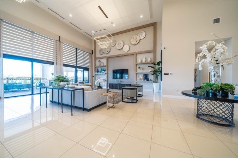 Adosado en venta en Hialeah, Florida, 3 dormitorios, 153.29 m2 № 2052017 - foto 25