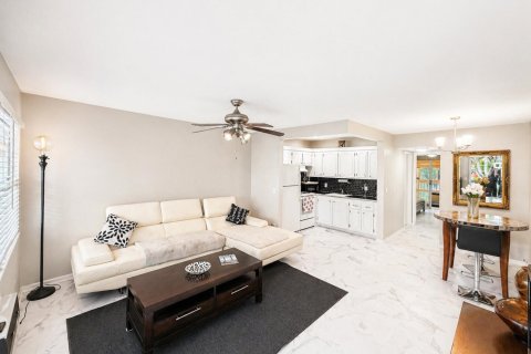 Condo in Deerfield Beach, Florida, 1 bedroom № 2188063
