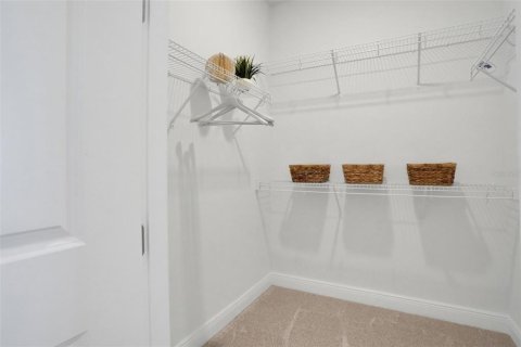 House in Lakewood Ranch, Florida 4 bedrooms, 213.21 sq.m. № 2289812 - photo 18