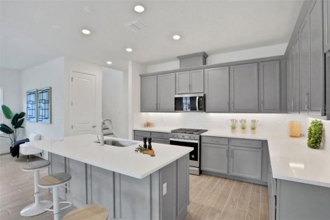 House in Lakewood Ranch, Florida 4 bedrooms, 213.21 sq.m. № 2289812 - photo 7