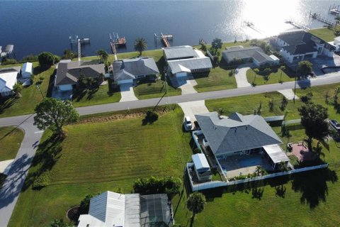 Villa ou maison à vendre à Punta Gorda, Floride: 4 chambres, 238.2 m2 № 2139107 - photo 6