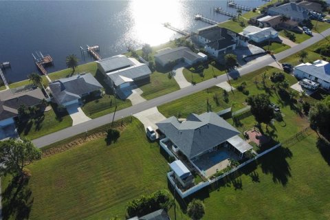 Villa ou maison à vendre à Punta Gorda, Floride: 4 chambres, 238.2 m2 № 2139107 - photo 5