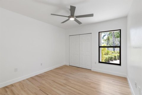 House in Sarasota, Florida 3 bedrooms, 158.4 sq.m. № 1780193 - photo 25