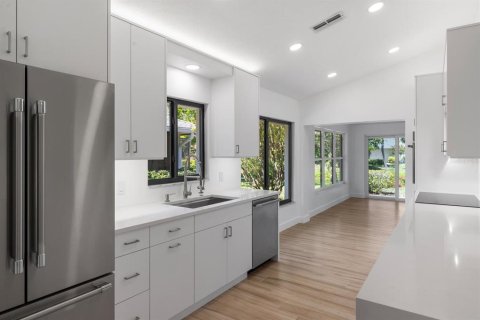House in Sarasota, Florida 3 bedrooms, 158.4 sq.m. № 1780193 - photo 21