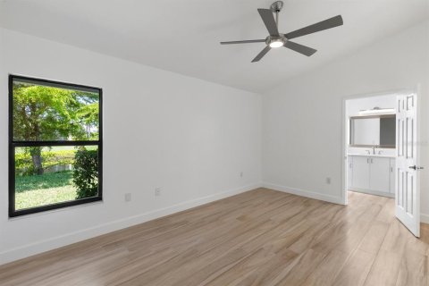 House in Sarasota, Florida 3 bedrooms, 158.4 sq.m. № 1780193 - photo 24