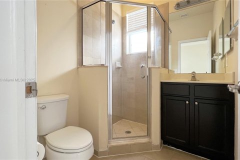 Commercial property in Miami, Florida 214.79 sq.m. № 1897559 - photo 10