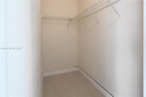 Commercial property in Miami, Florida 214.79 sq.m. № 1897559 - photo 13