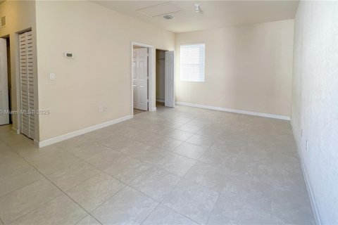 Commercial property in Miami, Florida 214.79 sq.m. № 1897559 - photo 5