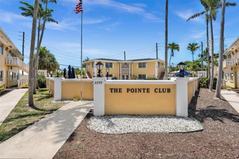 Снять в аренду кондоминиум в Форт-Лодердейл, Флорида 2 спальни, 102.19м2, № 1935310 - фото 27