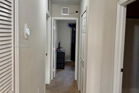 Touwnhouse à louer à Miami Gardens, Floride: 3 chambres, 131.83 m2 № 2024543 - photo 11