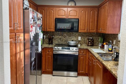 Touwnhouse à louer à Miami Gardens, Floride: 3 chambres, 131.83 m2 № 2024543 - photo 9