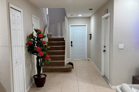 Touwnhouse à louer à Miami Gardens, Floride: 3 chambres, 131.83 m2 № 2024543 - photo 3