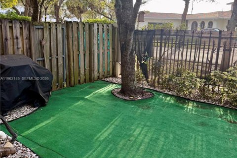 Touwnhouse à louer à Miami Gardens, Floride: 3 chambres, 131.83 m2 № 2024543 - photo 23