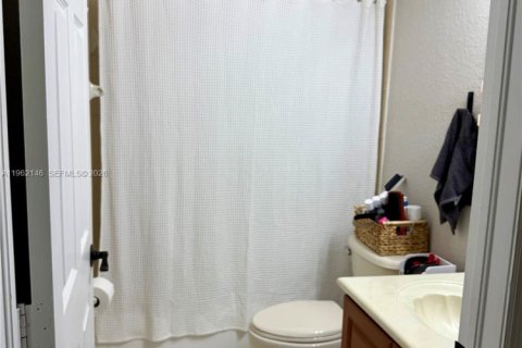 Touwnhouse à louer à Miami Gardens, Floride: 3 chambres, 131.83 m2 № 2024543 - photo 18