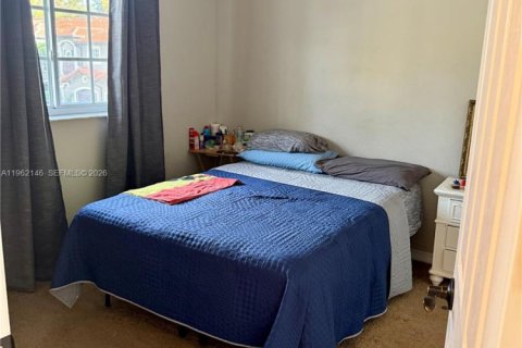 Touwnhouse à louer à Miami Gardens, Floride: 3 chambres, 131.83 m2 № 2024543 - photo 19