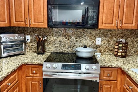 Touwnhouse à louer à Miami Gardens, Floride: 3 chambres, 131.83 m2 № 2024543 - photo 8