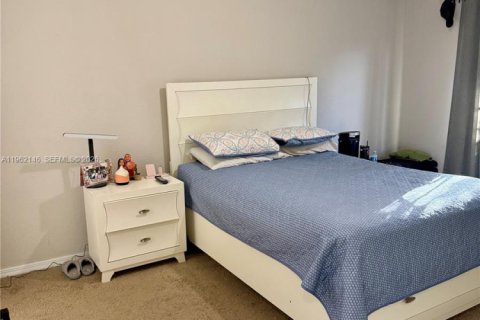 Touwnhouse à louer à Miami Gardens, Floride: 3 chambres, 131.83 m2 № 2024543 - photo 16