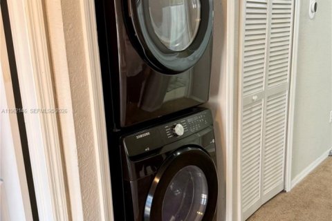 Touwnhouse à louer à Miami Gardens, Floride: 3 chambres, 131.83 m2 № 2024543 - photo 13