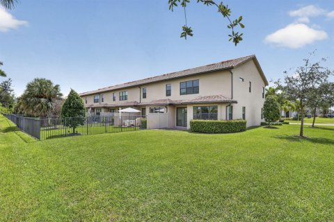Touwnhouse à vendre à Lake Worth, Floride: 3 chambres, 176.05 m2 № 2376542 - photo 4