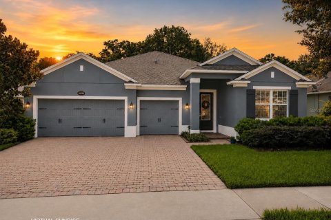 House in Sorrento, Florida 3 bedrooms, 215.25 sq.m. № 2296349
