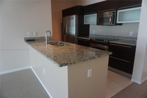 Condo in Miami, Florida, 1 bedroom  № 1979071 - photo 20