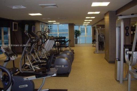 Condo in Miami, Florida, 1 bedroom  № 1979071 - photo 9