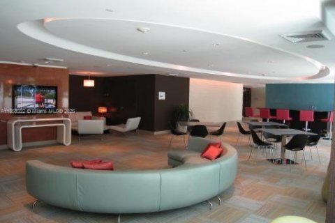 Condo in Miami, Florida, 1 bedroom  № 1979071 - photo 15