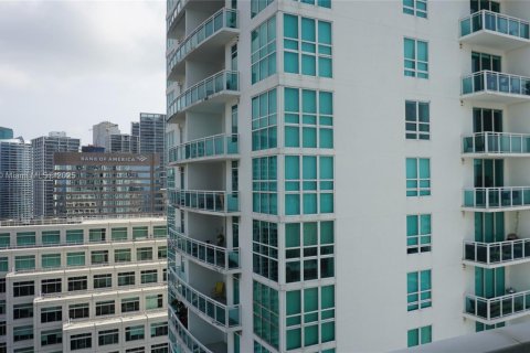 Condo in Miami, Florida, 1 bedroom  № 1979071 - photo 3