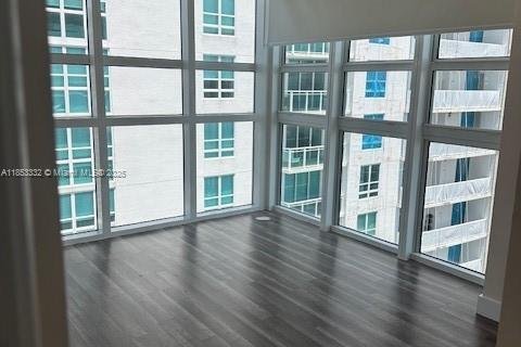 Condo in Miami, Florida, 1 bedroom  № 1979071 - photo 30