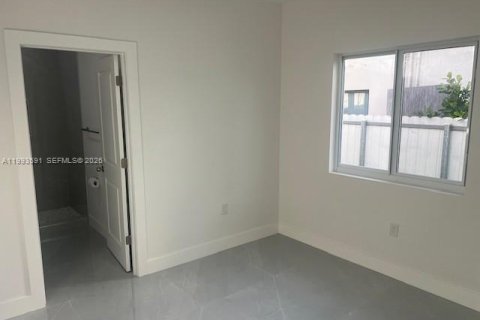 Villa ou maison à vendre à Miami, Floride: 4 chambres № 2055470 - photo 23