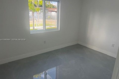 Villa ou maison à vendre à Miami, Floride: 4 chambres № 2055470 - photo 21