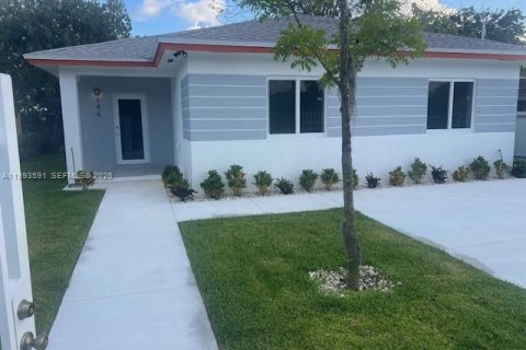 Villa ou maison à vendre à Miami, Floride: 4 chambres № 2055470 - photo 4