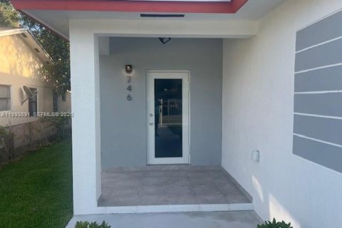 Villa ou maison à vendre à Miami, Floride: 4 chambres № 2055470 - photo 12