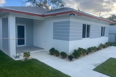 Villa ou maison à vendre à Miami, Floride: 4 chambres № 2055470 - photo 7