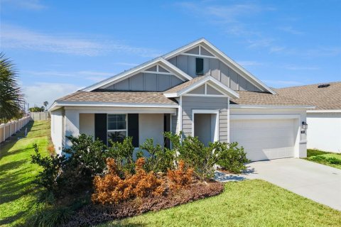 House in Haines City, Florida 4 bedrooms, 200.67 sq.m. № 2112449 - photo 2