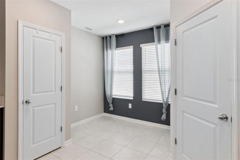 House in Haines City, Florida 4 bedrooms, 200.67 sq.m. № 2112449 - photo 20