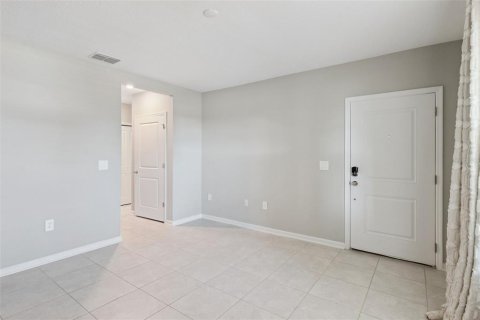 House in Haines City, Florida 4 bedrooms, 200.67 sq.m. № 2112449 - photo 27